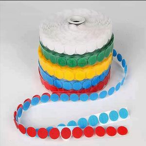 Set de Equipamiento de Fitness: Marcadores de Puntos Circulares para el Suelo, Colores Vivos, con Gancho y Bucle, para Profesores y Educadores - Product Image 1
