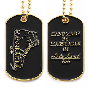 Thẻ Đeo Lưng In Logo Dập Nổi Tráng Men Vàng Theo Yêu Cầu - Product Image 1