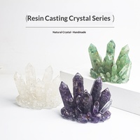 Ornement en cristal naturel en forme géométrique avec résine époxy, grappe de cristaux, décoration de bureau et d'intérieur, artisanat
