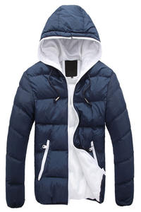 Chaqueta universitaria con capucha informal de invierno al por mayor impermeable personalizada con relleno de algodón con cremallera y ribete de piel de vaca para hombre al aire libre - Product Image 4