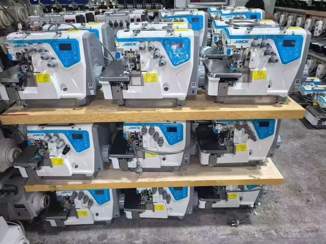 JACK C4 High-Speed Overlock Machine