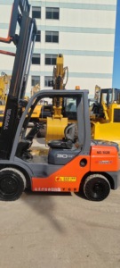 Chariot élévateur d'occasion Toyota 8F 3T Diesel haute efficacité multifonctionnel hydraulique électrique pour travaux de construction - Product Image 2
