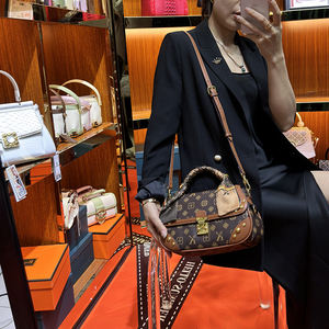 महिलाओं के लिए लाउमिसर pvc क्रॉसबॉडी हैंडबैग के लिए टिकाऊ पोर्टेबल बंद पॉलीएस्टर दैनिक उपयोग हैंडबैग के लिए दो - Product Image 3