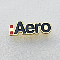 Badges personnalisés plaqués or, gravure laser traversante, impression UV, finition de surface polie, style tendance, utilisation publicitaire