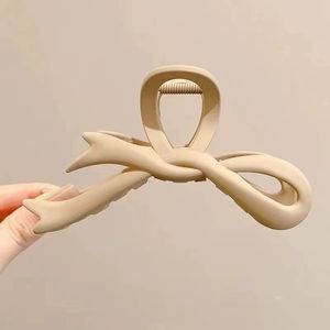 Оптовая продажа темных лапок для волос с затылком и большими заколками для волос акулы для женщин - Product Image 6