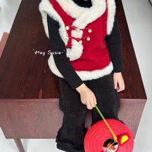 Tongxingyuan Red Chinese Style Fleece-lined Vest For Toddlers New Year Cheongsam With Fur Trim - Product Image 4