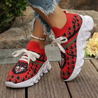Nouvelles chaussures pour femmes en tissu rouge chinois respirant, chaussures décontractées à lacets avant, chaussures de course à semelle épaisse et chaussures de sport