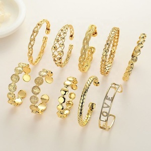 กำไลข้อมือผู้หญิงชุบทอง 18K จาก Bijouterie Joyeria Trendy ผลิตจากทองแดงผสม ดีไซน์เรียบง่าย ขายส่ง เครื่องประดับแฟชั่น กำไลชุบทอง - Product Image 2