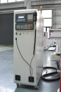 เครื่องเราเตอร์ CNC อัตโนมัติ 4 แกน สำหรับงานหนัก พร้อมหัวแกว่ง ATC และระบบเกียร์ สำหรับงานกัดผิวโค้งและเจาะรูด้านข้าง - Product Image 2