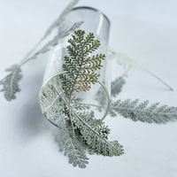 Feuilles de fleurs séchées naturelles pressées en gros pour l'artisanat DIY, feuilles séchées argentées à tiges multiples