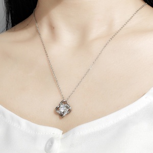 Collier pendentif en zircon brillant avec trèfle à quatre feuilles cadeau en acier inoxydable à la mode pour fille meilleure amie Style étoile éternelle - Product Image 4