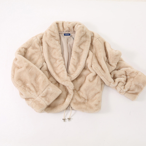 Veste en fausse fourrure d'agneau chic de haute qualité pour femmes, col à revers, coupe courte, vêtement d'extérieur - Product Image 2