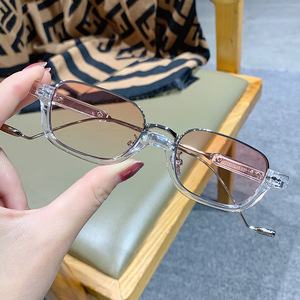 Nouvelles Lunettes de Soleil Tendance Protection UV400 Monture en Alliage Rose Verres PC et Acrylique Charnière à Ressort Métallique Style Ovale - Product Image 3