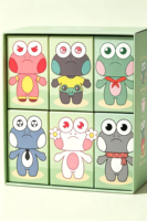 Peluche grenouille brodée personnalisée OEM ODM, jouet réconfortant, faible MOQ, poupée en peluche douce pour boîte surprise et cadeau pour enfants