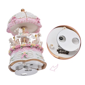 Carrusel giratorio de 3 caballos de sueño de lujo Carrusel de música de cuerda de tiovivo con melodía de luz luminosa LED DE CAMBIO DE Color colorido - Product Image 4