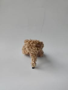 Une paire de <span class=keywords><strong>mules</strong></span> à talons aiguilles en fausse fourrure bouclée beige et métallique - Product Image 2