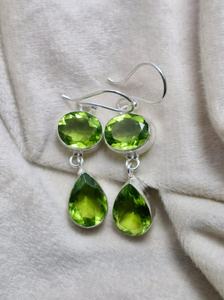 Pendientes de Plata de Ley 925 de la Mejor Calidad, Estilo Colgante/Gota, con Piedra Preciosa de Peridoto, Diseño de Doble Gota, Regalo de Joyería para Ella - Product Image 4