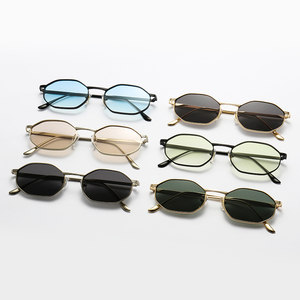 Gafas de Sol de metal negro, lentes de colores polarizados ultraligeros Gafas de Sol para hombre Venta al por mayor Logotipo personalizado - Product Image 4