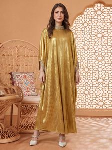 Robe Abaya en polyester dorée incrustée de diamants pour femme, coupe ample, manches longues chauve-souris, longueur ras du sol, ourlet évasé, style traditionnel - Product Image 2