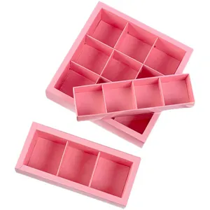 Boîte à glissière en papier fendue avec pochette transparente, biscuits au chocolat et Macaron rose