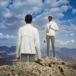 เสื้อฮู้ดผู้หญิง สีน้ำตาล เสื้อสเวตเชิ้ตทรงโอเวอร์ไซส์ สีน้ำตาล ลายกราฟิก คอกลม สวมใส่สบาย รับสกรีนโลโก้ เสื้อฮู้ดไซส์ใหญ่ - Product Image 2