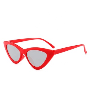 แว่นกันแดดทรงสามเหลี่ยมแฟชั่นใหม่ล่าสุด กรอบเล็ก หรูหรา สำหรับผู้หญิง ทรงแคทอาย กรอบ PC เลนส์อะคริลิค สีพื้น เลนส์สีควันบุหรี่ ยี่ห้อ Benola - Product Image 4