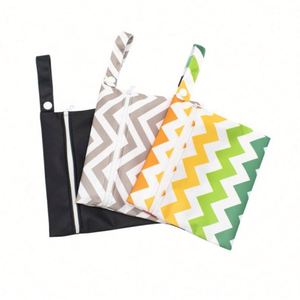 Serviettes hygiéniques réutilisables personnalisées avec logo, mini lingettes humides, coussinets mammaires, 7x5,5 pouces, sac à fermeture éclair pour couches de bain, cadeaux promotionnels - Product Image 1