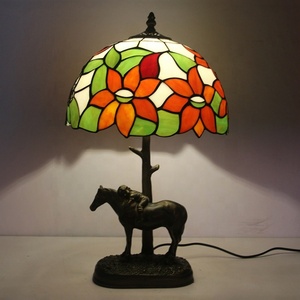 Lámparas de Mesa Tiffany Retro LongHuiJing con Diseño de Caballo, Pantalla de Vitral Antiguo con Forma de Girasol, Lámparas de Escritorio Hechas a Mano con Diseño de Animales, Estilo Vintage - Product Image 1