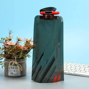 Bolsa de Hidratación Deportiva Plegable de Goma Impermeable de 700 ml, con Tapa de Apertura Rápida, para Senderismo, Camping y Actividades al Aire Libre, Reutilizable - Product Image 5