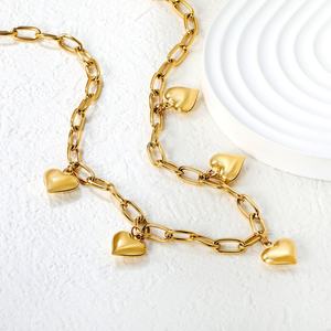 Collier tendance en acier inoxydable poli miroir avec chaîne trombone et pendentif cœur plaqué or 18 carats, étanche, pour femme - Product Image 3