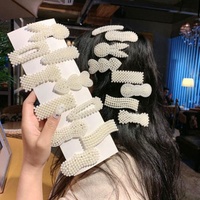 Accessoires de cheveux tendance pour femmes et filles : Épingles à cheveux, barrettes, bandeaux et ornements élégants avec perles