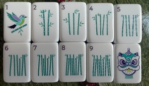 Juego de Mahjong Americano de Lujo Plegable de 4 Niveles en Estuche Verde Perla con Fichas Acrílicas Resistentes, Juego Familiar y de Casino, Regalo Navideño - Product Image 4