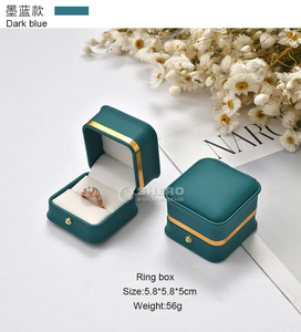 Boîte à bijoux durable en cuir PU vert avec bordure dorée, personnalisable pour les commandes en gros de bijoux - Product Image 3