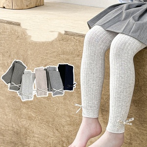 Nouvelle collection printemps : Leggings et collants pour filles, à pois, à rayures verticales, avec nœud, longueur 7/8, pour petites et moyennes filles, pour l'extérieur et comme sous-vêtement. - Product Image 4
