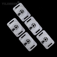 D211 Clips de panneau de porte de voiture Attaches de retenue en plastique en feuille assorties