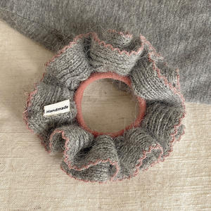 Élastiques à cheveux colorés faits main au crochet, en tissu de laine doux, plissés et à volants, élégants, pour queue de cheval, pour fille - Product Image 3