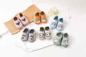 Zapatos para Bebé - Diseño de Colores Vibrantes, Suela Antideslizante Acolchada Clásica, Zapatos para Niños Talla Bebé - Product Image 2