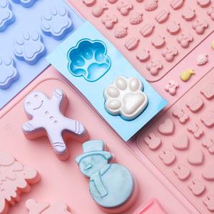 Juego de moldes de silicona para hacer caramelos y sellar cera, formas de corazón y alienígenas reutilizables, suministros de decoración de pasteles navideños - Product Image 1