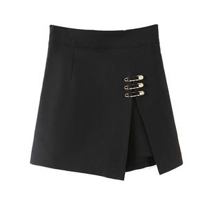 Jupe taille haute pour femmes grandes tailles N7519, noire, en polyester, avec broches et boucles, style mature et sophistiqué - Product Image 3