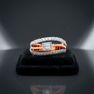 Bague de cocktail classique unisexe AMBER JEWELS T-1168 en or massif 14K avec diamant de laboratoire taille marquise serti à griffes et bande plaquée or 14K - Product Image 3