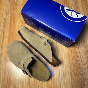 Sandales <span class=keywords><strong>Birkenstock</strong></span> rétro décontractées en cuir pour hommes, directement de l'usine, avec soutien de la voûte plantaire, légères, respirantes, <span class=keywords><strong>semelle</strong></span> plate en <span class=keywords><strong>EVA</strong></span>, toutes saisons - Product Image 1