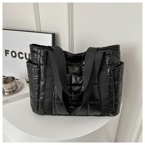 Bolsos negros de gran capacidad, bolsos de hombro para mujer para invierno 2025, bolso de mano cálido de algodón de nailon de diseñador sólido - Product Image 2