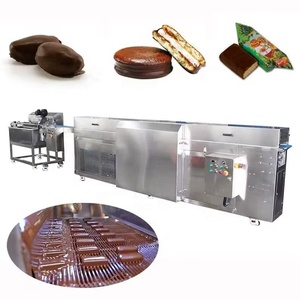 Machine d'enrobage au <span class=keywords><strong>chocolat</strong></span> <span class=keywords><strong>de</strong></span> 8 kg pour biscuits, beignets, gâteaux, ligne d'enrobage au <span class=keywords><strong>chocolat</strong></span> haute efficacité avec tunnel <span class=keywords><strong>de</strong></span> refroidissement - Product Image 1