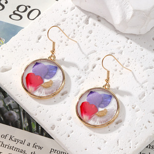 Nieuwe Mode Hot Selling Creatieve Schattige Kat Klauw Dolfijn Madeliefjes Natuurlijke Bloem Oorbellen Voor Vrouwen Groothandel - Product Image 5