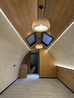 Maisonnette préfabriquée en acier OEM, forme de bateau arqué, type boathouse, capsule, tentes et maisons pliables