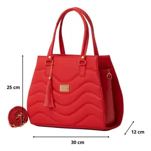 Bolso de Mano Ondulado Acolchado Rojo para Mujer Fana Alissa M3771, Dos Asas, Cierre de Cremallera, Forma de Almohada, Elegante, para Uso Diario - Product Image 4