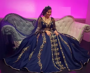 Vestido de Novia ATIYA LIBAS, Lehenga Choli con Bordado Zardozi, Estilo de Oriente Medio, Color Personalizado, Largo hasta el Suelo, en Acetato - Product Image 2