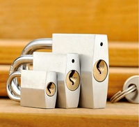 Cadenas en aluminium en forme de losange avec revêtement en caoutchouc ABS coloré, anse renforcée et cylindre en laiton pour portail et armoire, personnalisation OEM du logo