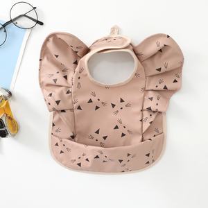 Bavoir bébé en cuir PU écologique personnalisé 2026, tenue mignonne pour tout-petits, lavable en machine, imperméable, fermeture à boutons - Product Image 3
