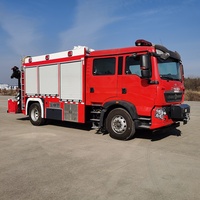 Camion de sauvetage incendie diesel tout-terrain Hao Wo 4x2, neuf, capacité de réservoir 5001-7000L, EURO 5, 351-450HP, hauteur de travail maximale 50m